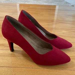 Women’s red heels. A2 by aerosoles. Size 6